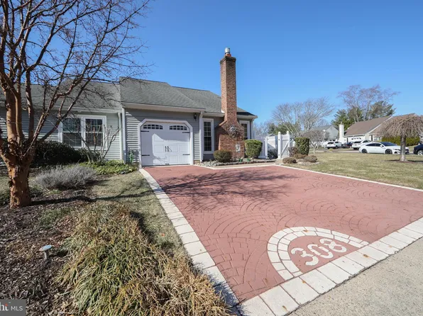 308 Woods Edge Pl, Langhorne, PA 19047