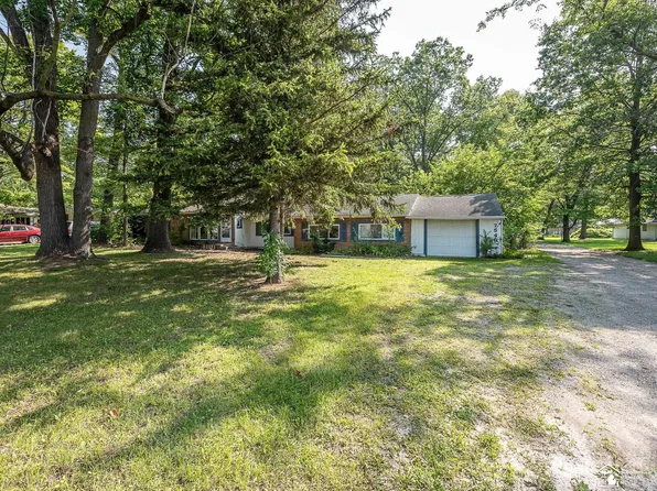 7546 Secor Rd, Lambertville, MI 48144