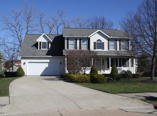 37856 Michele Ln, Eastlake, OH 44095