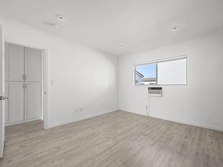 4837 W 18th St — Photo 14