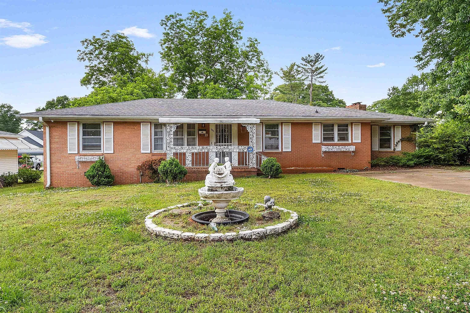 3 bed, 1800 sqft, $1,800 — Photo 1