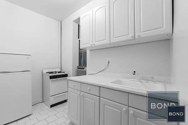 Rented by Bond New York | media 15