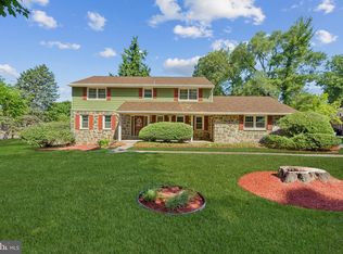 1 Wayne Dr, Cinnaminson, NJ 08077