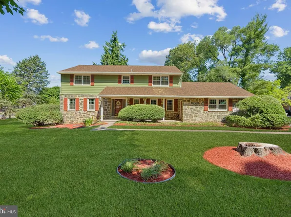 1 Wayne Dr, Cinnaminson, NJ 08077