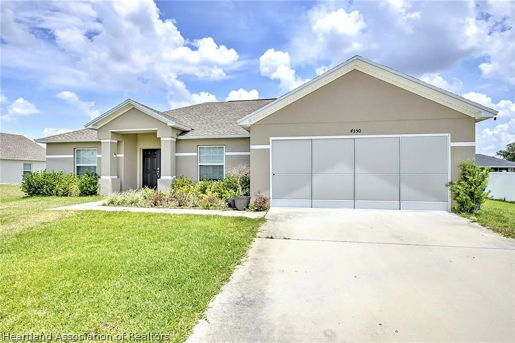 3 bed, 2.0 bath, 1737 sqft, $2,000 — Photo 1