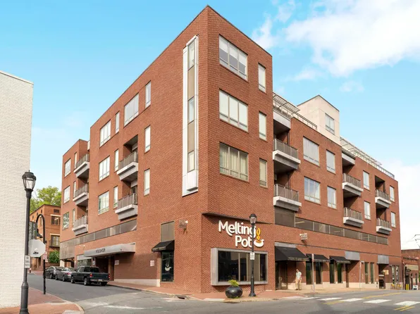 112 5th St SE APT 3D, Charlottesville, VA 22902