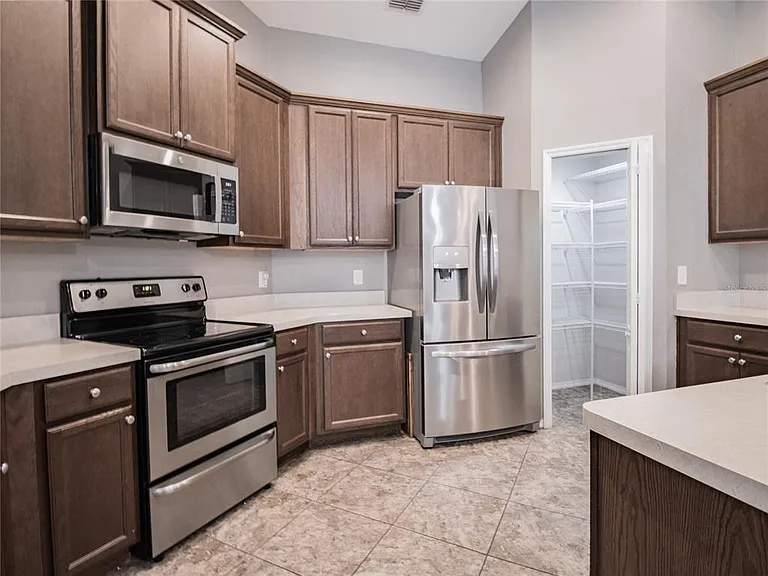 2628 Sunset Cir — Photo 13