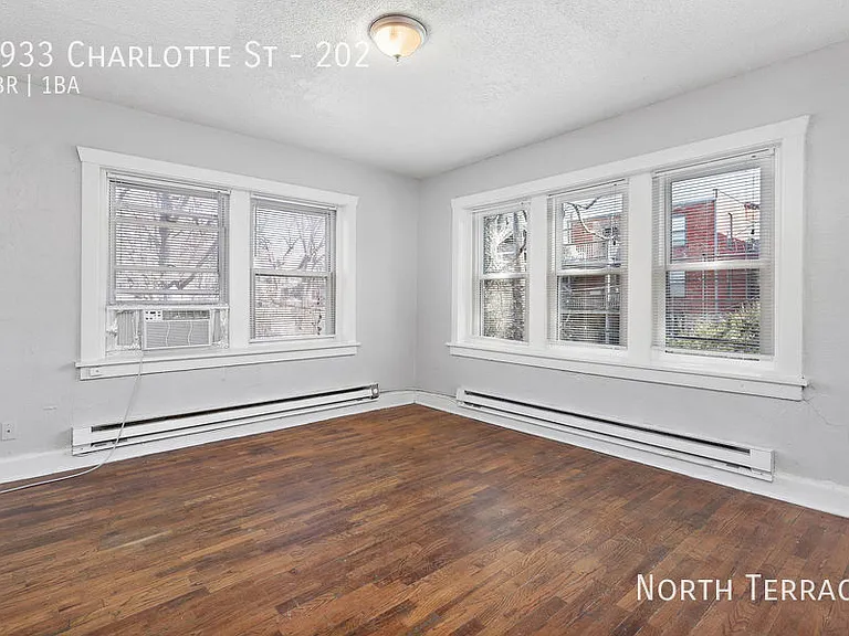 3933 Charlotte St #202 — Photo 4