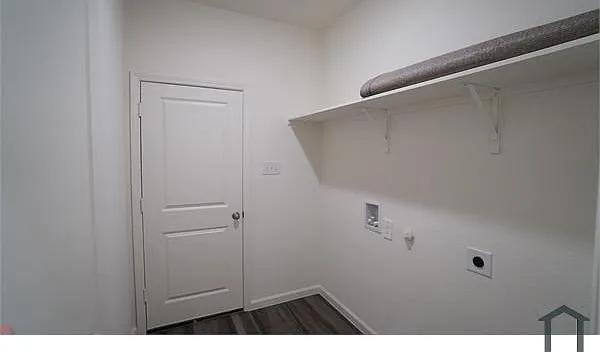 711 Camden Dr — Photo 16