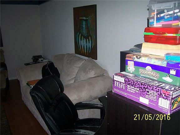 4th image of 115 Elizabeth Dr