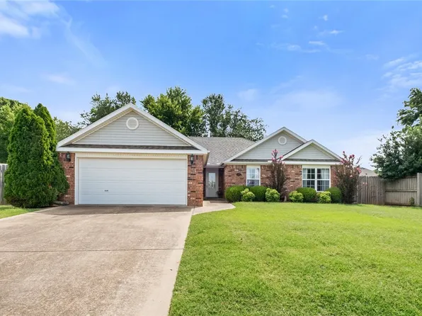 561 Beca Ln, Prairie Grove, AR 72753