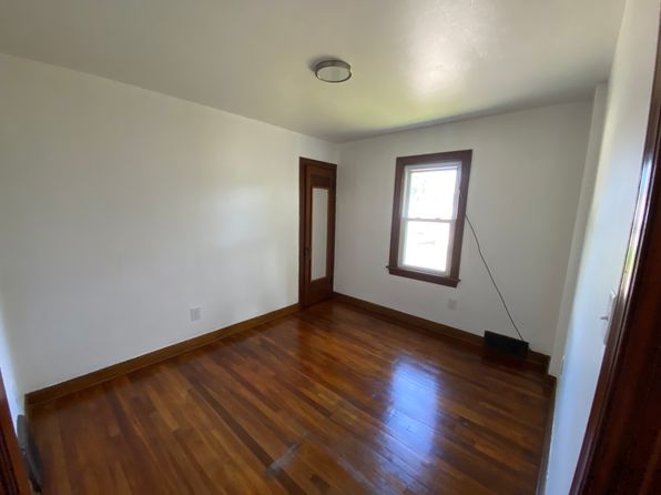 23 W Oakland Blvd