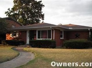 901 Honeysuckle Rd, Lexington, KY 40504