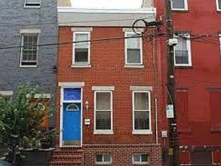 1604 Catharine St — Photo 17