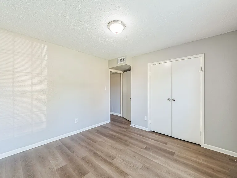809 Willow Creek Dr — Photo 21