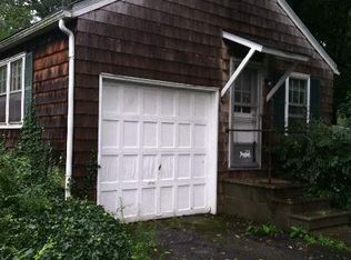 12 Wendover Rd, Setauket, NY 11733