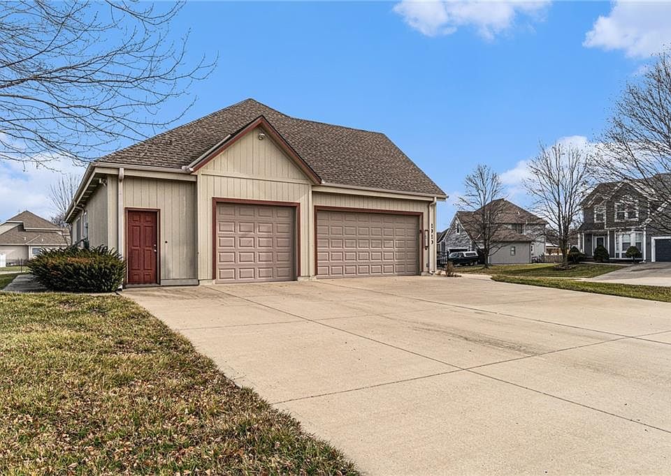 1st image of 2920 SE Bingham Ct