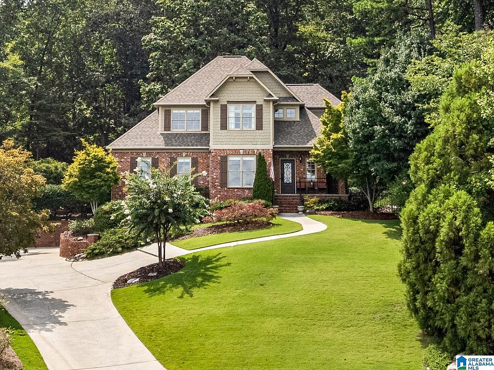 1st image of 1033 Sandhurst Cir