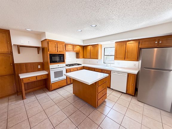 2nd image of 5609 Baylor Ave