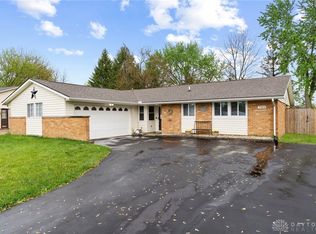 7104 Pineview Dr, Dayton, OH 45424