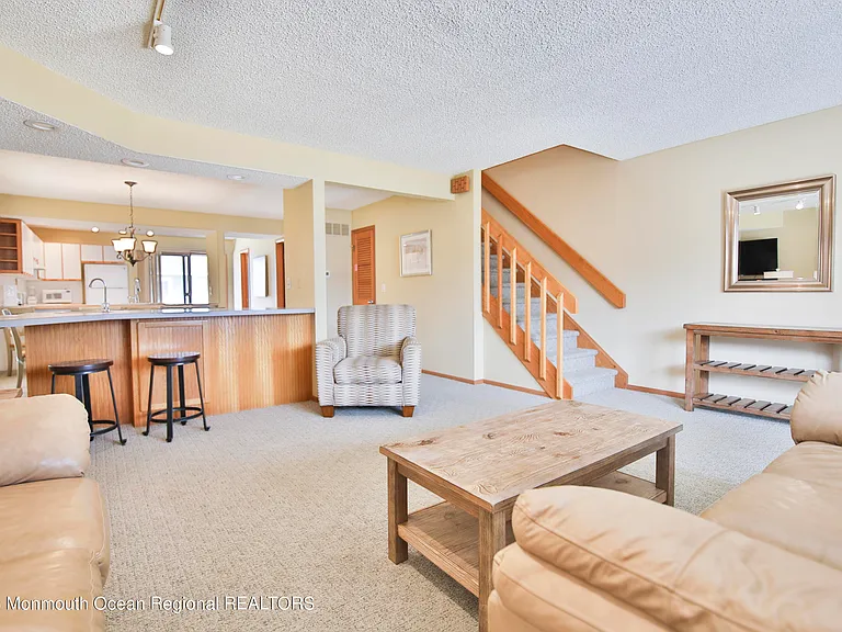 21 Brown Ave — Photo 10