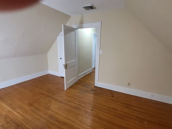 2nd image of 612 Prince Edward St APT 3