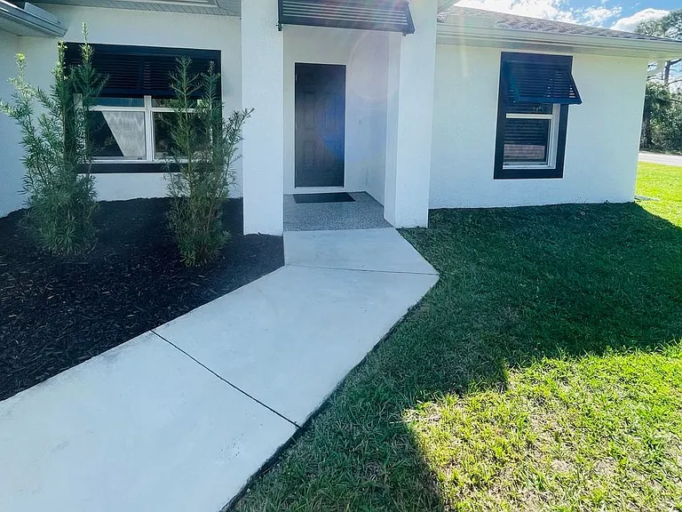 19035 Wilton Ave — Photo 2