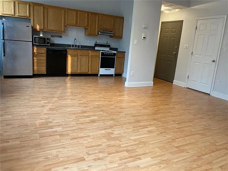 1 bed, $1,295 — Photo 2
