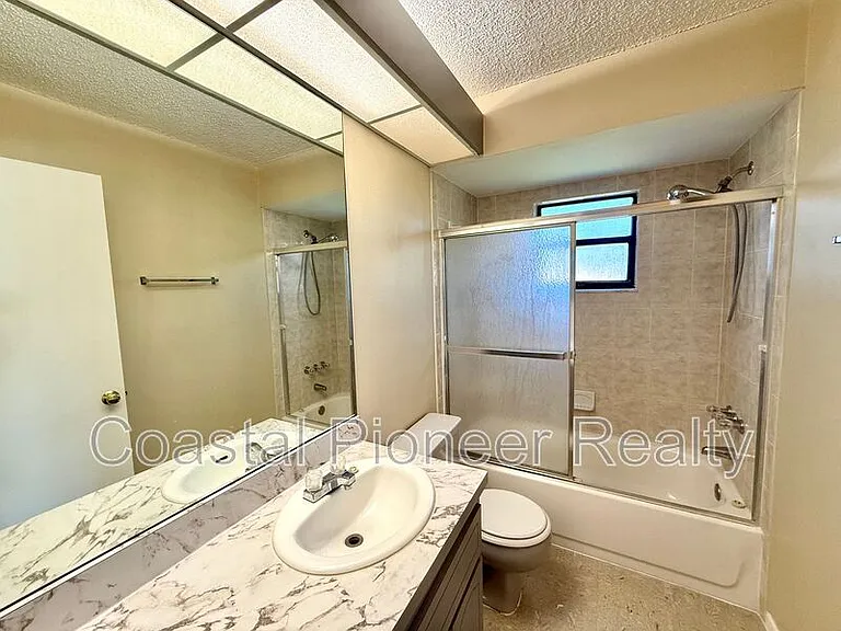 1301 Greenlea Dr — Photo 12