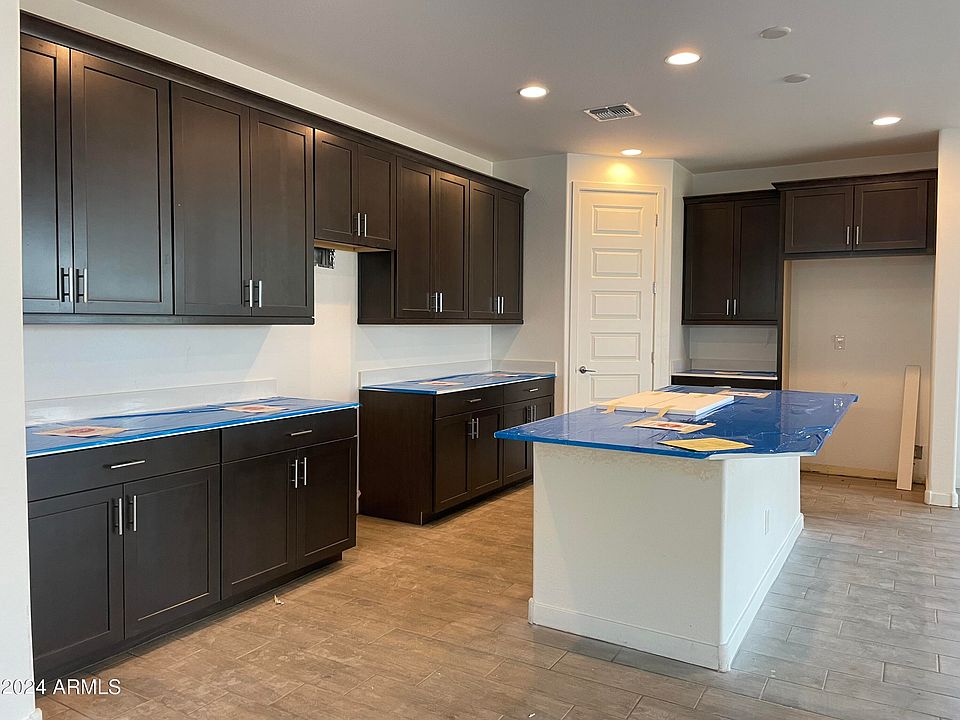 2nd image of 3040 E HAYFIELD Way