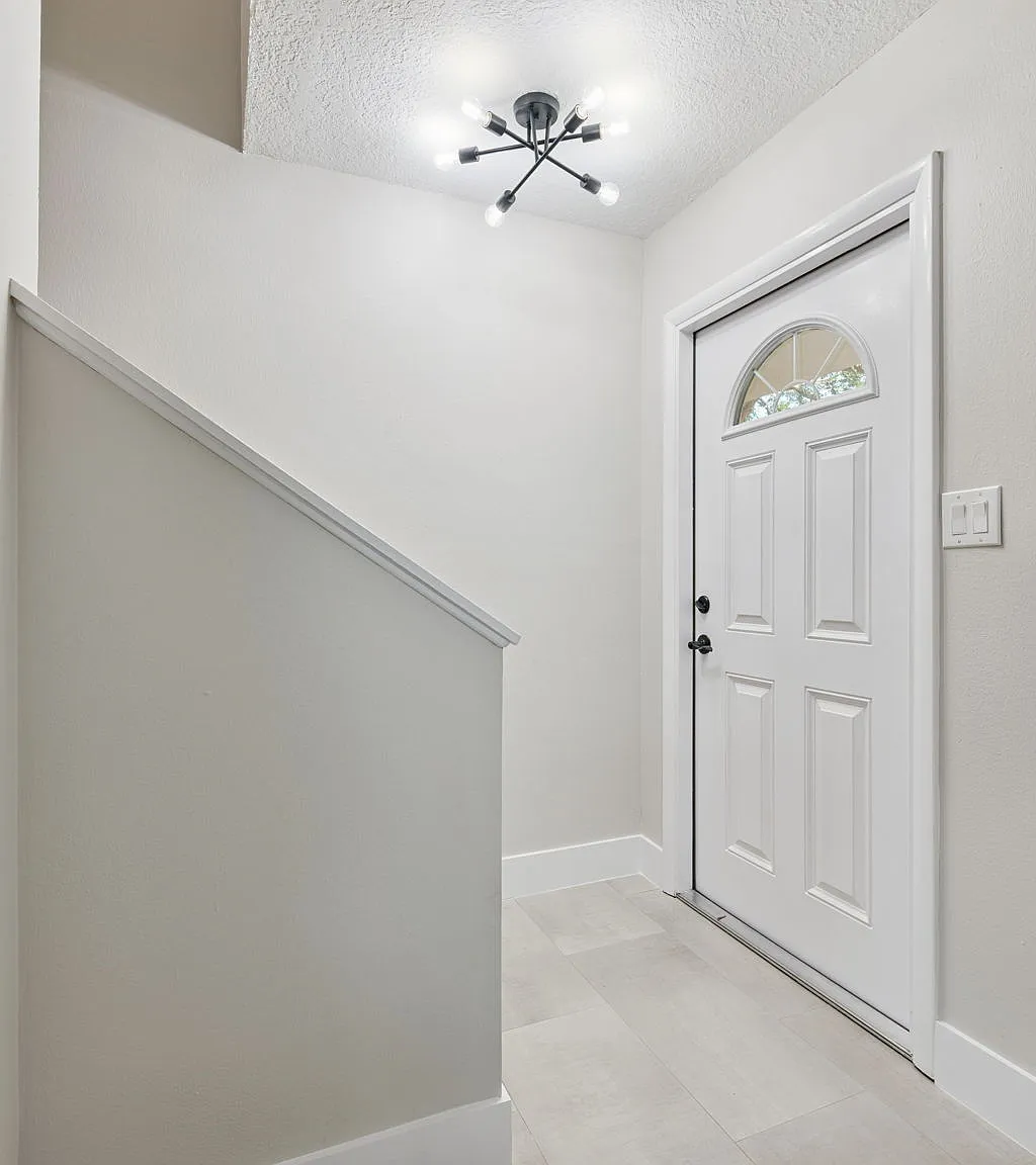 200 Saint Andrews Blvd — Photo 4