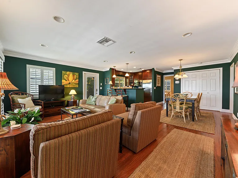 24 Marine Way — Photo 4