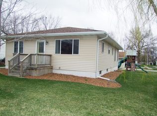 915 E Milwaukee Ave, Storm Lake, IA 50588