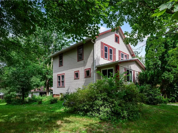 1077 Bechtol Ave, Sharon, PA 16146