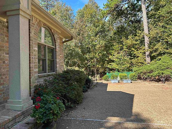 2nd image of 6 Cabrillear Ln