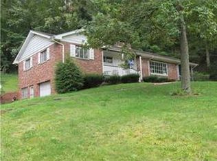 2037 Stratford Rd, South Charleston, WV 25303