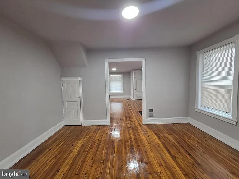 5109 Knox St — Photo 7