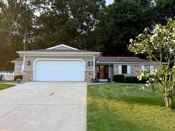 2038 Carisbrook Dr, Temperance, MI 48182