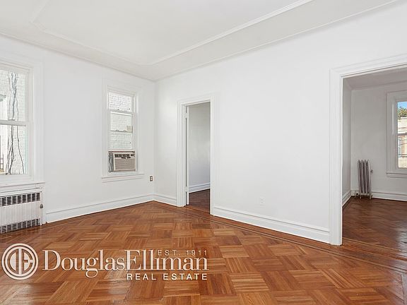5th image of 2286 E 22nd St