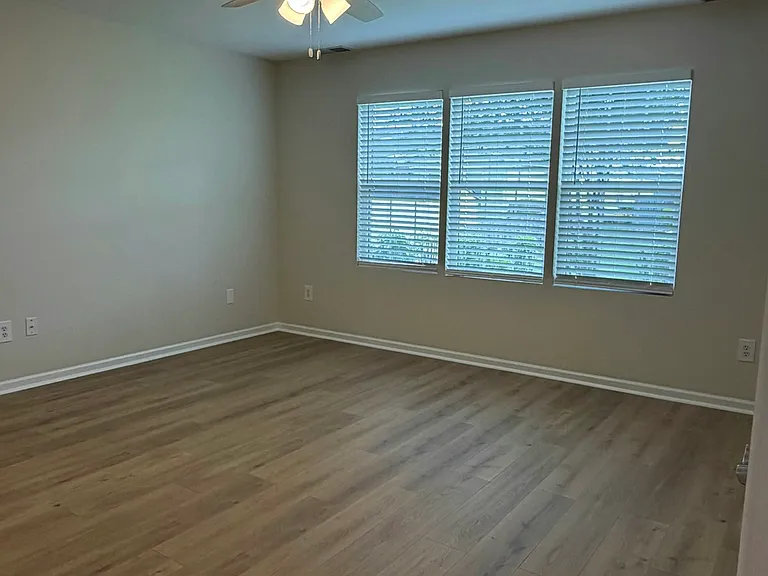 1727 Chestnut Dr — Photo 10