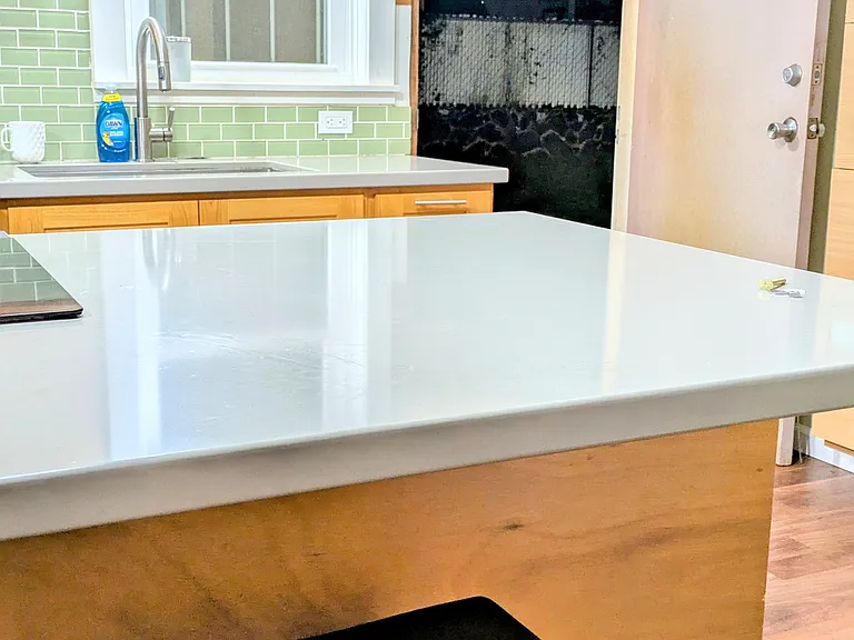 Kitchen with quartz island