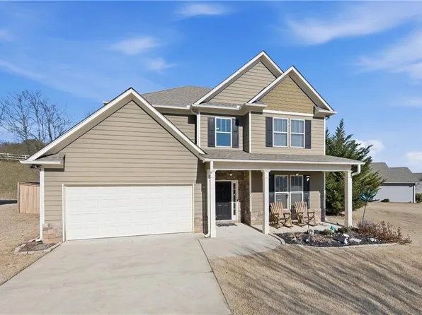 225 Brooks Village Dr, Pendergrass, GA 30567