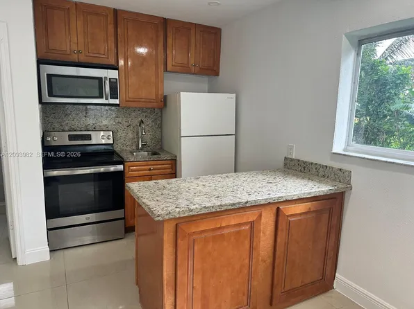 6220 Dawson St APT 4, Hollywood, FL 33023