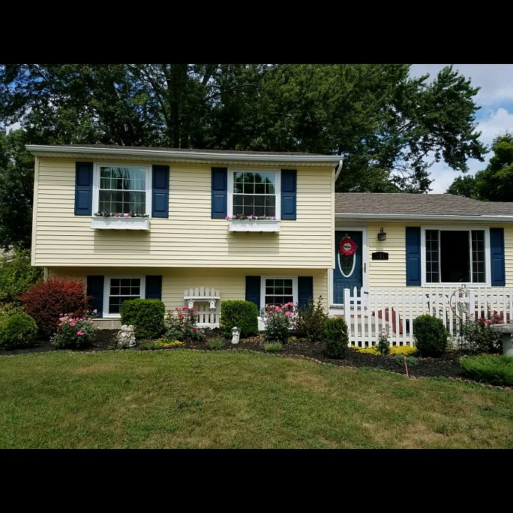 1st image of 430 Skyline Ln