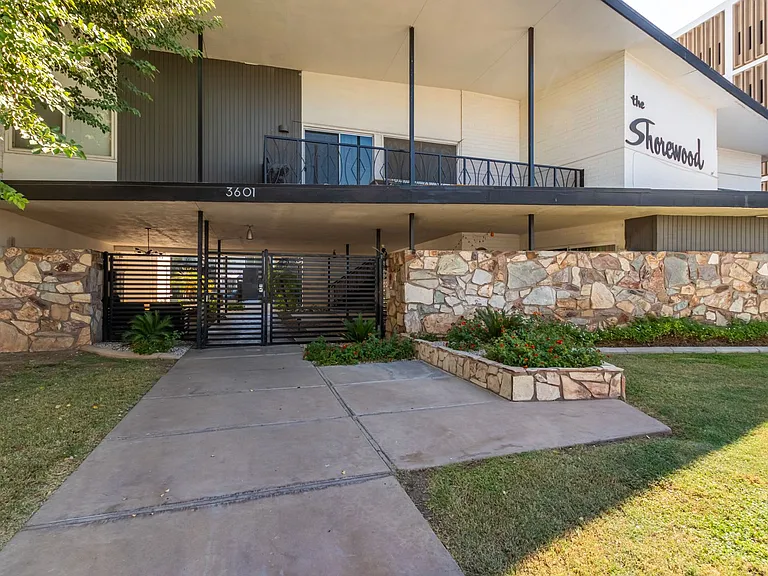 The Shorewood Apartments — Photo 45