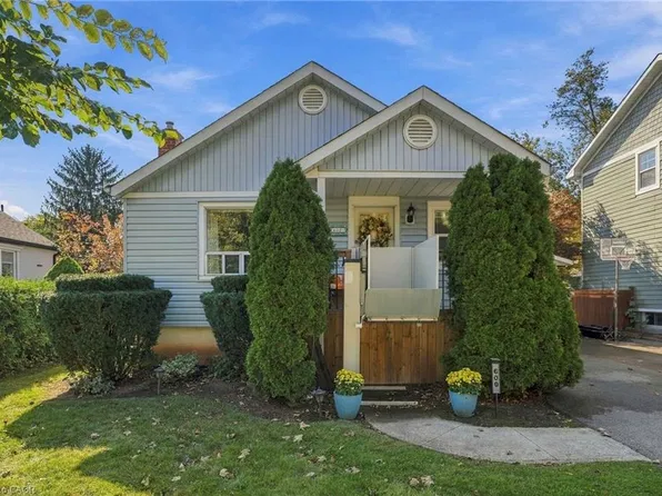 600 Hager Ave, Burlington, ON L7S 1P6