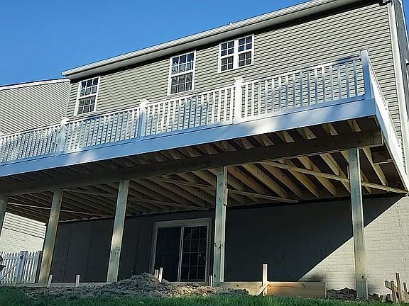 3rd image of 5405 Holley Oak Ln