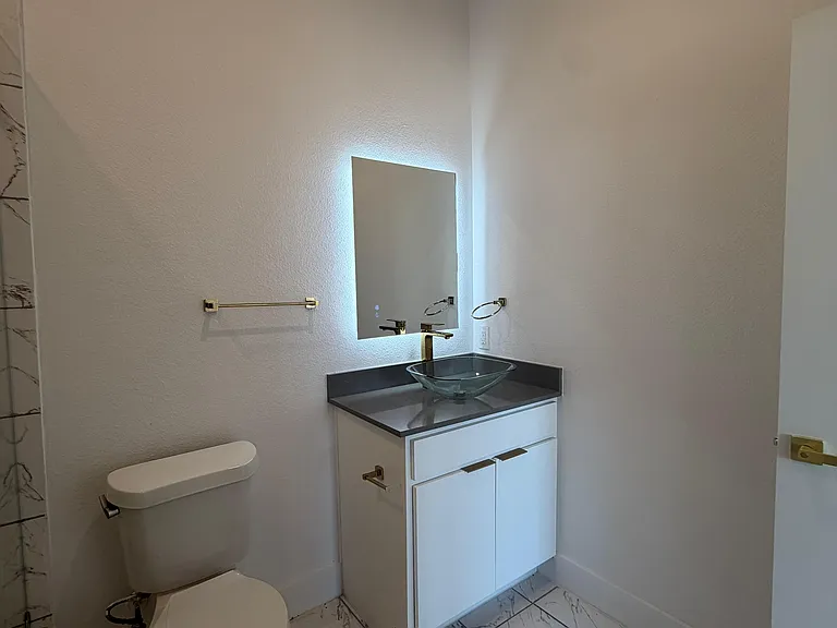 111-4514 Bryan St — Photo 7
