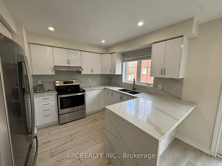 365 Murray Ross Pkwy #8 — Photo 3