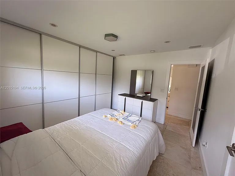 11445 N Bayshore Dr — Photo 12